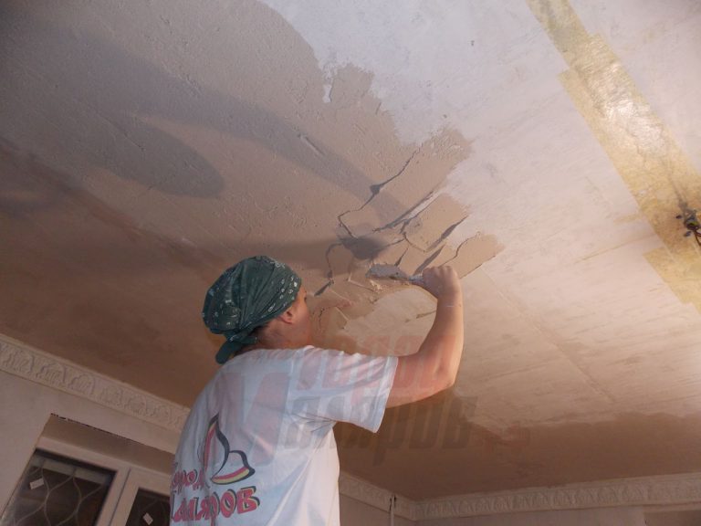 зашпаклевать бетонный потолок