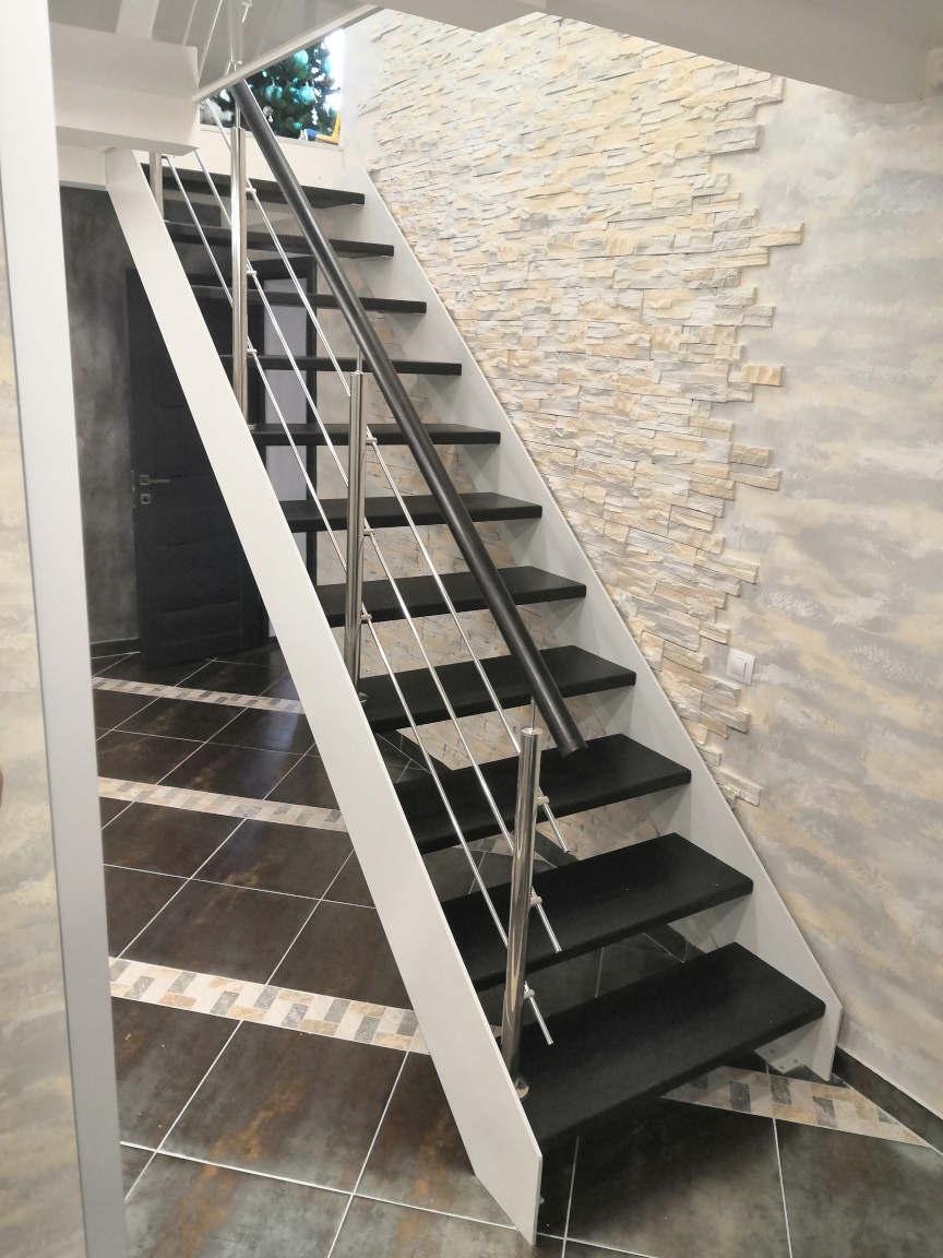 Отделка металлической лестницы в Уфе